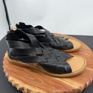 NWT Born Iwa Black Woven Leather Sandals Comfort Style Sz 9